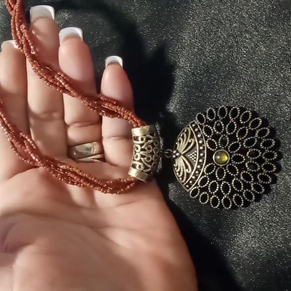 Seed bead chain pendant necklace - Picture 1 of 5